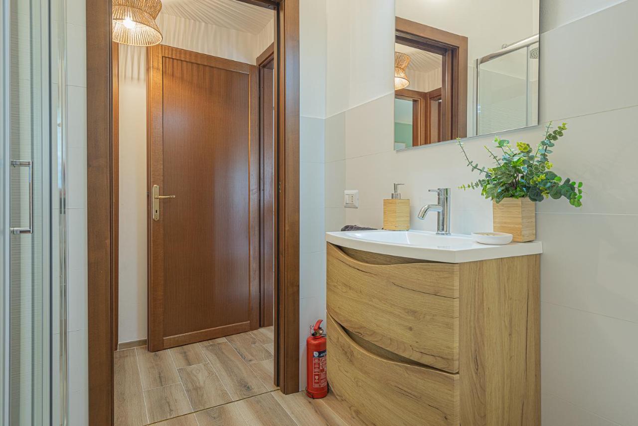 Dolce Vita Family Apartment Сирмионе Экстерьер фото