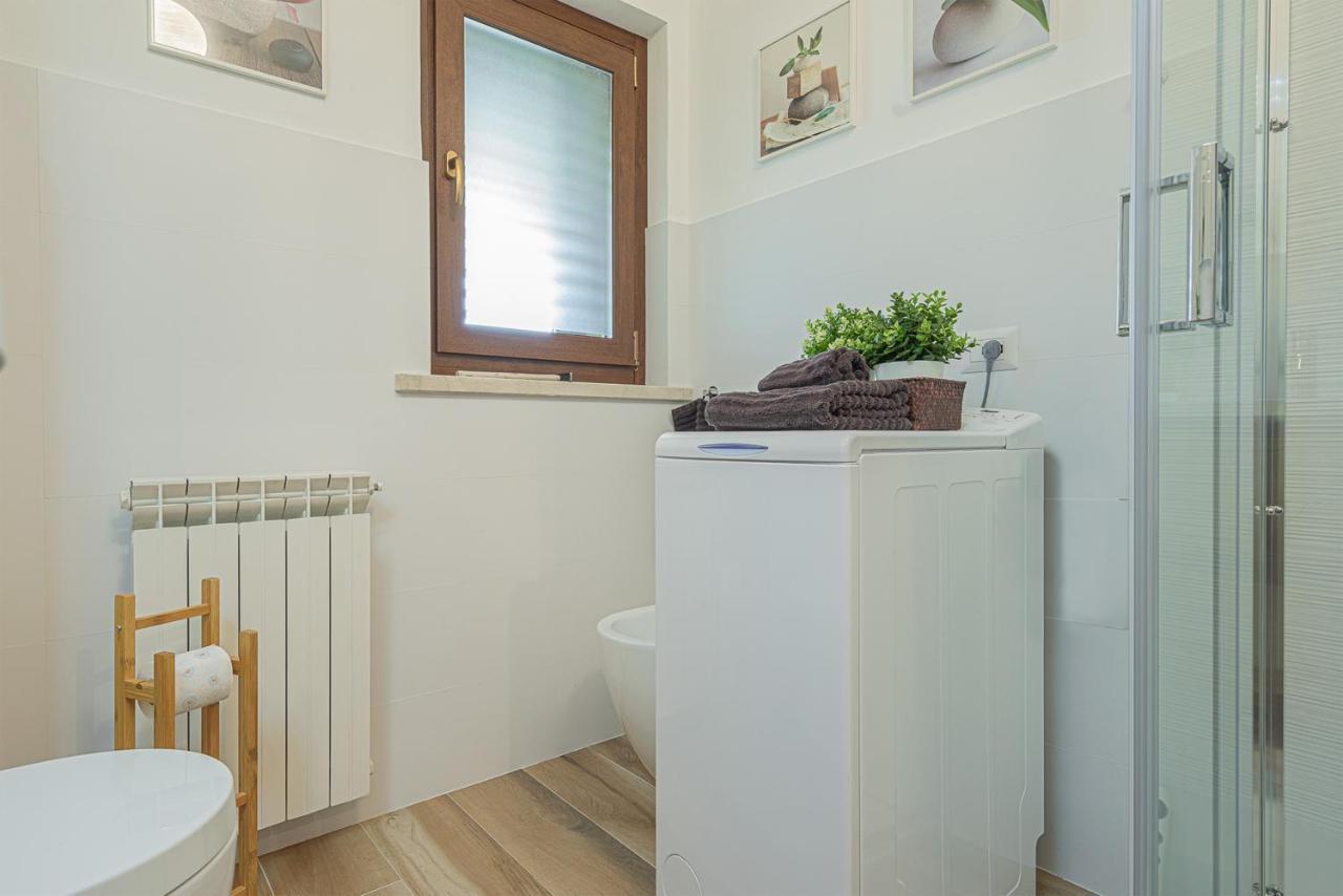 Dolce Vita Family Apartment Сирмионе Экстерьер фото